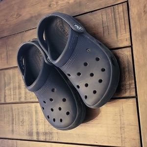 Sz 12 Crocs Navy